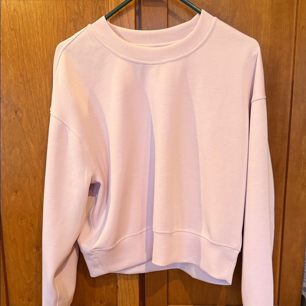 Women's Lululemon Cropped Crew Soft Pink Sweatshirt Size 2